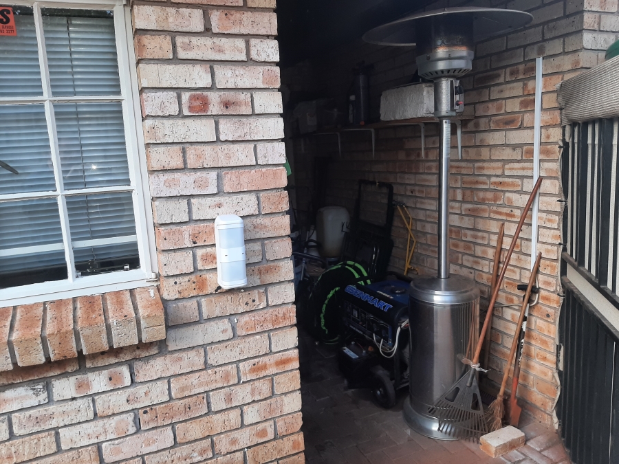 3 Bedroom Property for Sale in Safari Gardens North West